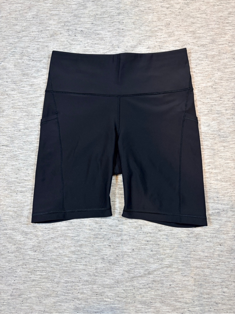 Athleta Interval Stash 7” Shorts Black Size Medium